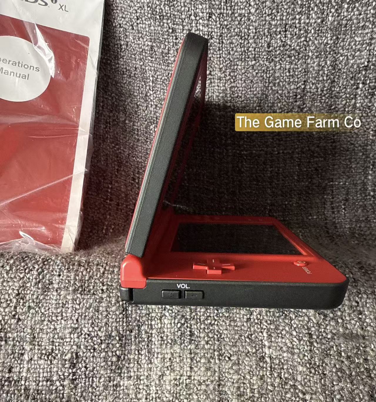 Nintendo DSi XL  Red Console boxed in overall Exceptionally Excellent condition