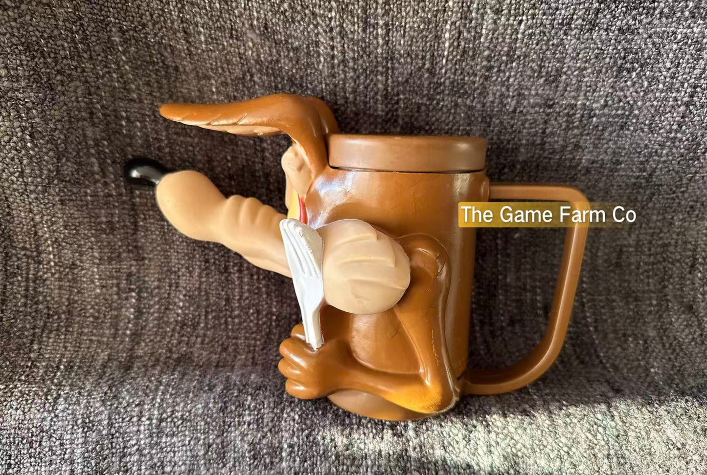 Vintage 1995 Looney Tunes Wile E. Coyote 3D Plastic Collector’s Mug – Warner Bros Animation Memorabilia