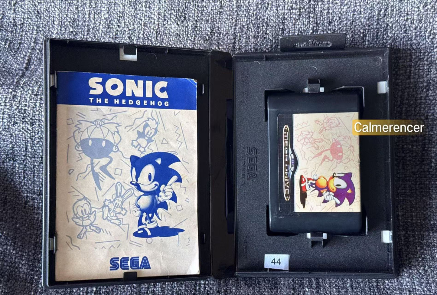 Sonic The Hedgehog Game - Sega Mega Drive