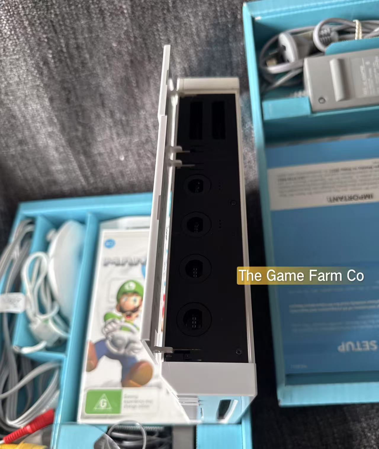 White Nintendo Wii Mario Kart Bundle Edition - Pal Australian