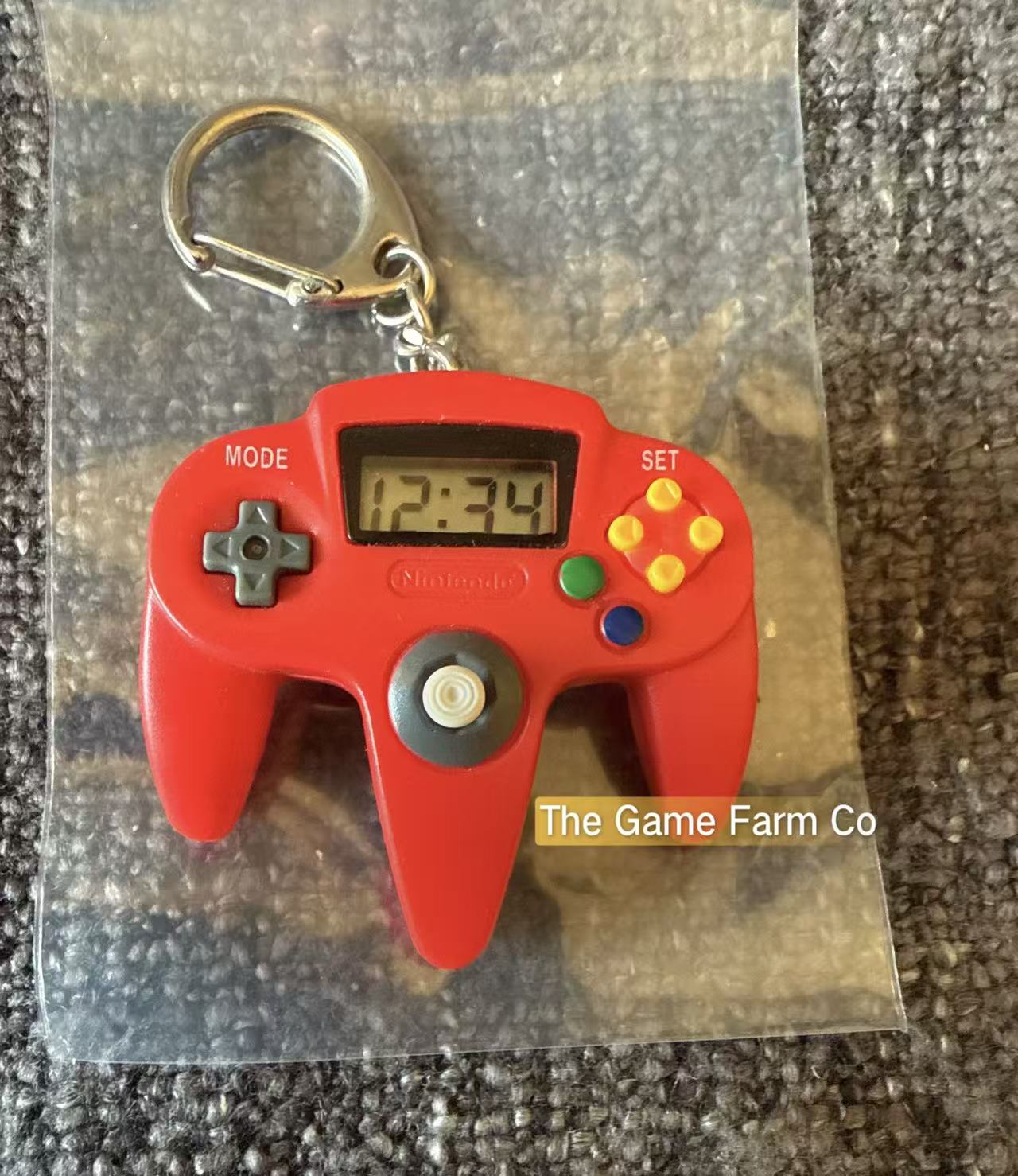 Vintage 1997 Nintendo 64 Red Controller Clock Keychain Official Retro N64 Collectible