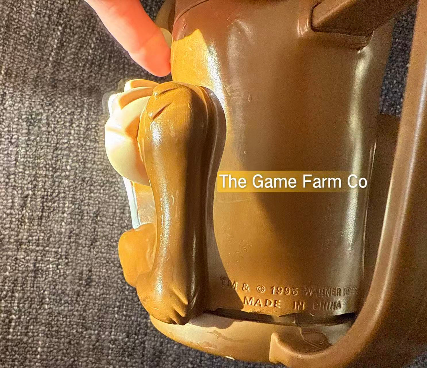 Vintage 1995 Looney Tunes Wile E. Coyote 3D Plastic Collector’s Mug – Warner Bros Animation Memorabilia