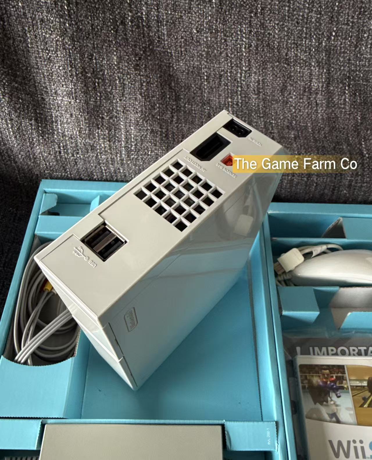 Nintendo Wii Sports Console bundle - Pal Australian in Excellent condition