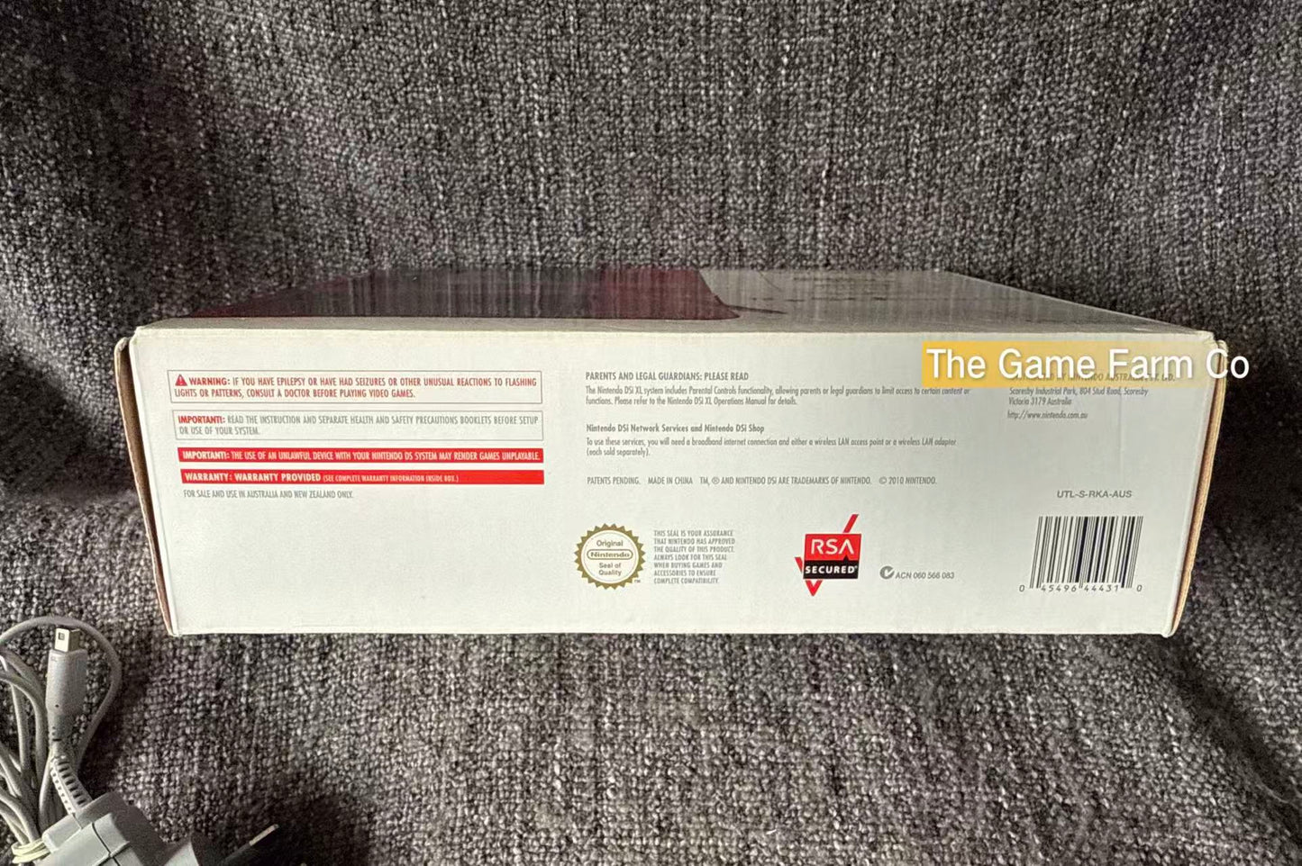 Nintendo DSi XL  Red Console boxed in overall Exceptionally Excellent condition