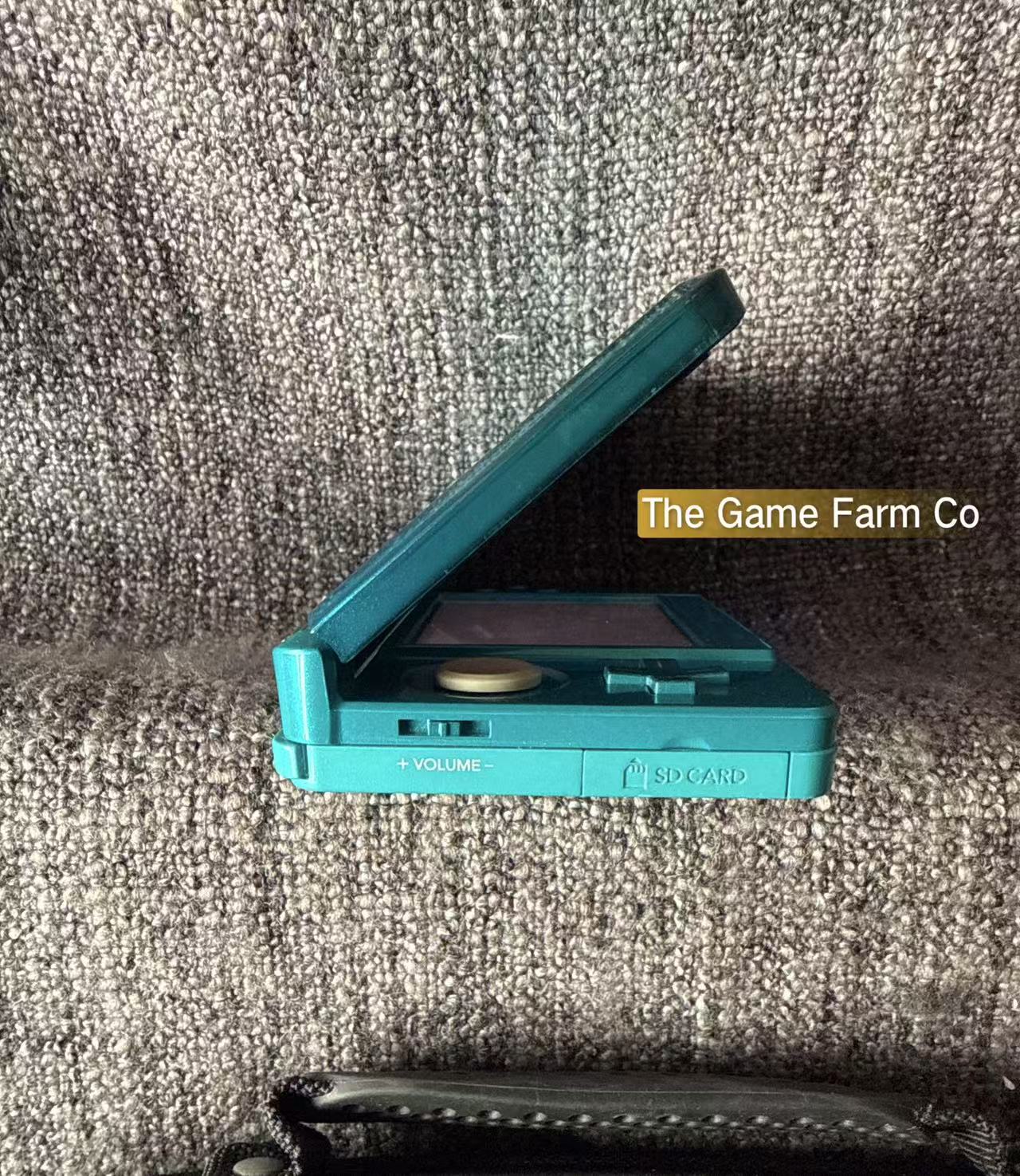 Nintendo 3DS Console With Charger & Large Carry case In Great Condition - Blue