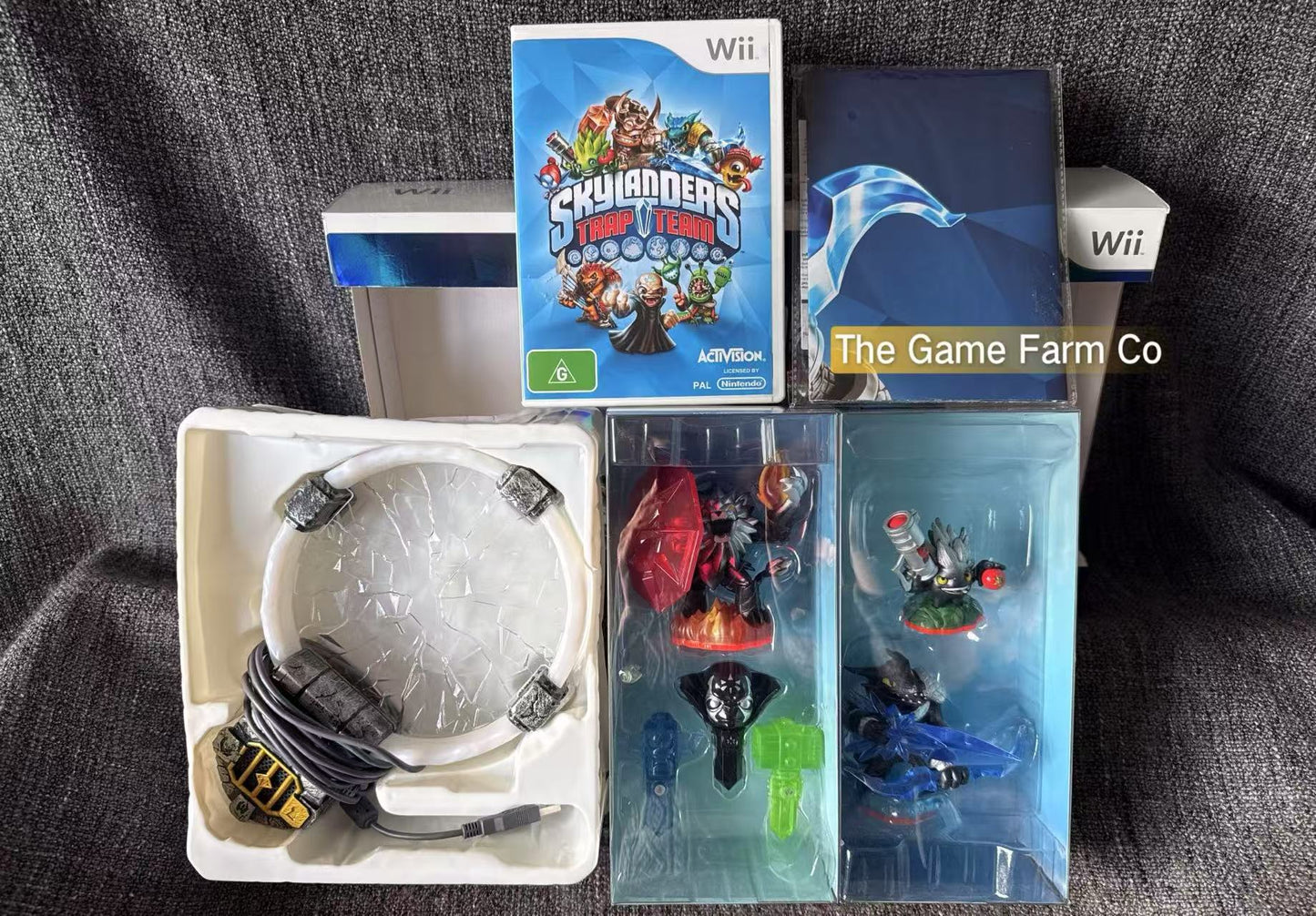 Skylanders Trap Team Dark Edition Starter Pack In Excellent Condition -  Nintendo Wii game